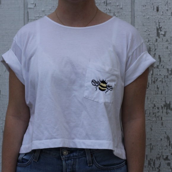 Vintage Tops - Hand embroidered bee crop top